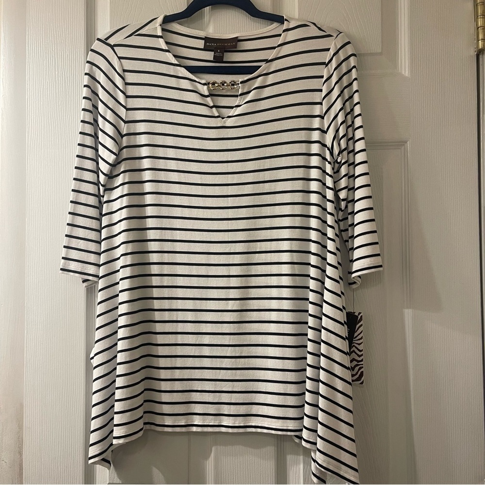 ❤️2/$15 or 3/$21❤️ NWT Dana Buchman Top, Size S